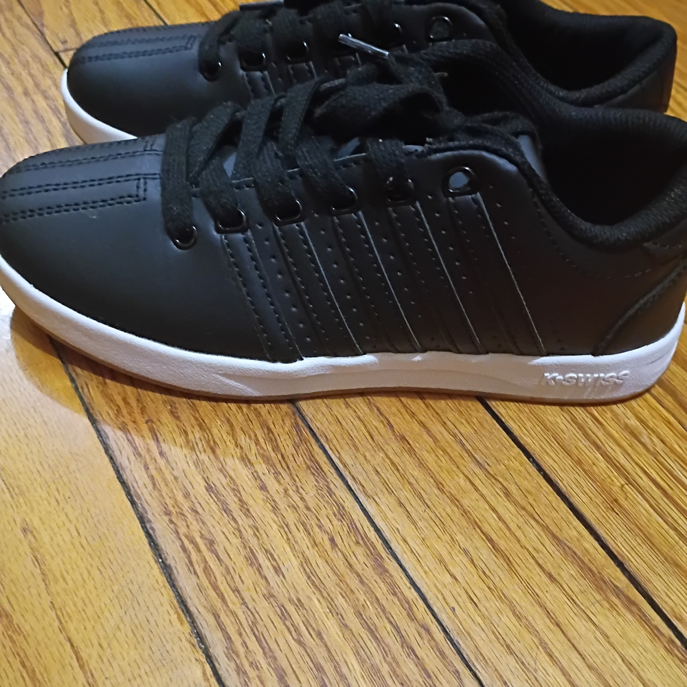 K-Swiss - Picture 2 of 7